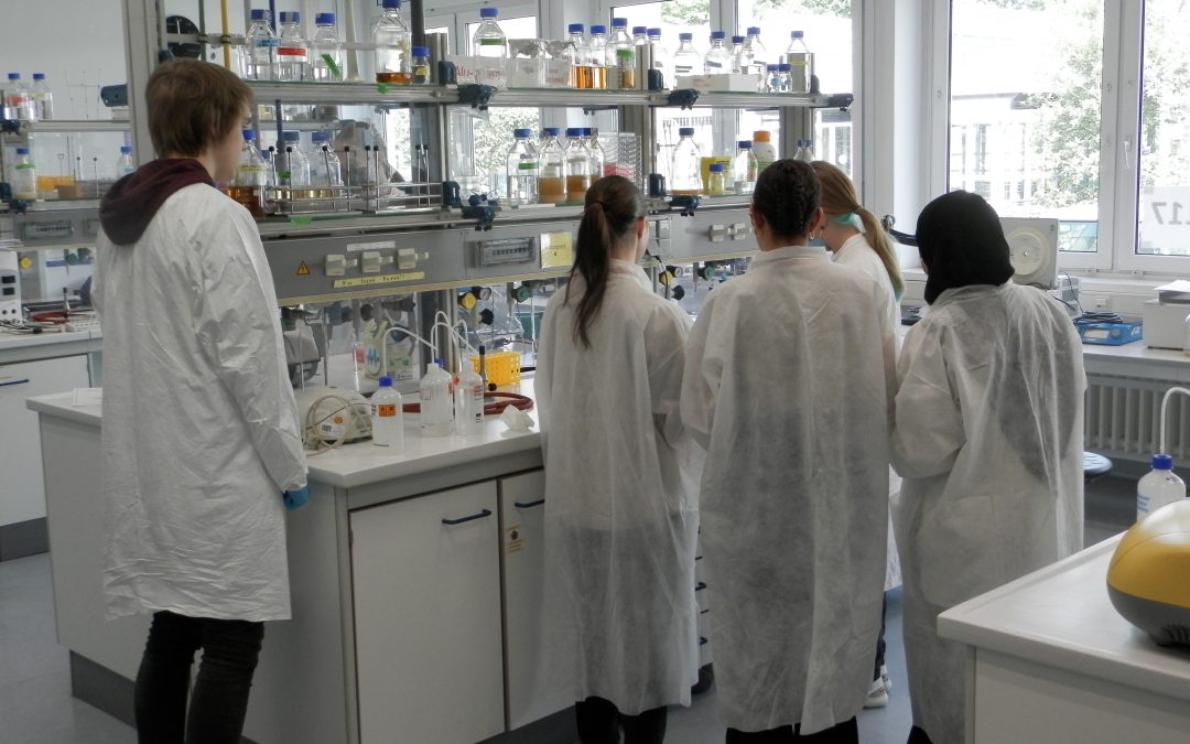 Biologisch-Technische-Asistenten (2-jährig und 3-jährig): Noch freie Plätze für das Schuljahr 2026/27 verfügbar!